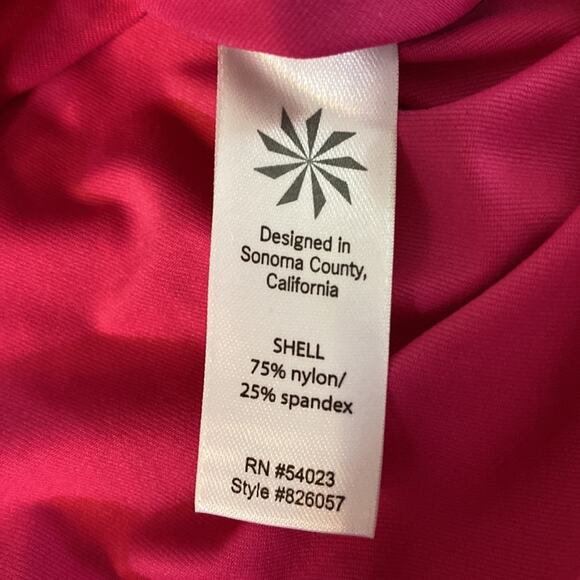 Athleta Swim Summer Shade Rashguard Tee Magenta Pink Size Medium - Picture 4 of 7